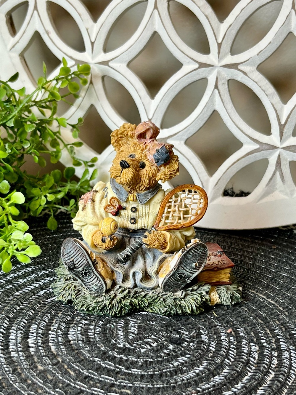 Bears Bearstone Chrissie Tennis Resin Figurine 1999 4 inch